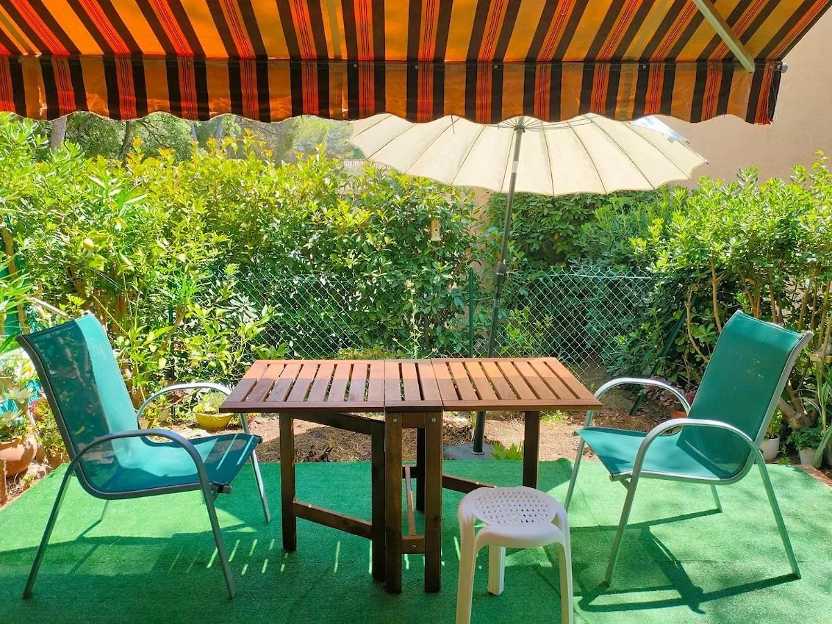 Apartment Pool,Beach,Garden,Parking Free,4 Travelers Saint-Raphael  France